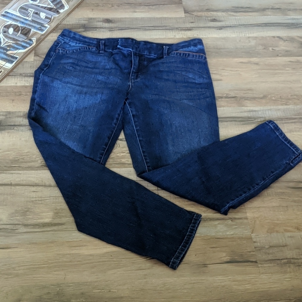 White House Black market skinny crop size 10